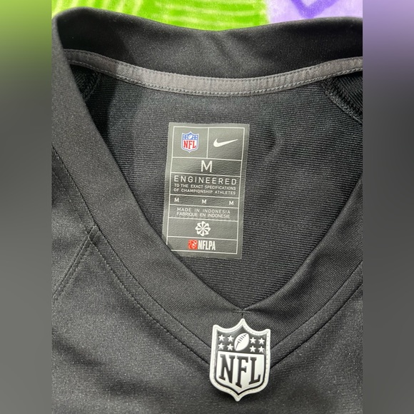 NFL Chiefs Mahomes #15 QB jersey! 
Brand new never weared - Picture 6 of 7